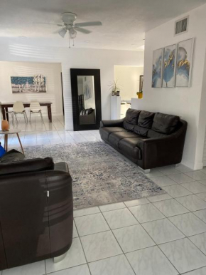 Modern Apartments Close to Downtown and the Airport